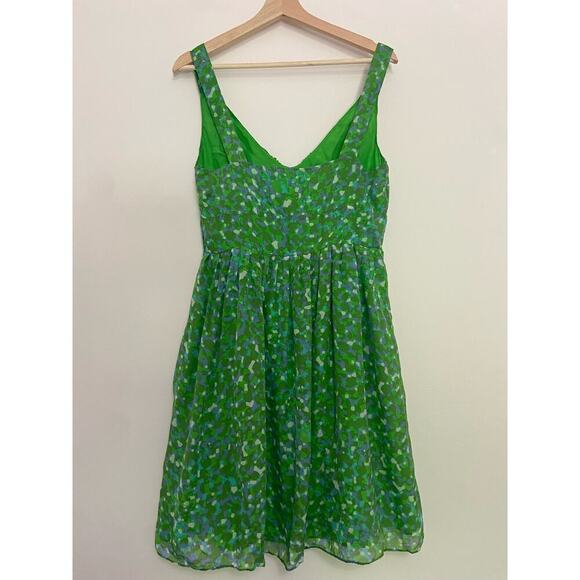Elegant Green Patterned Mini Dress - Picture 9 of 16